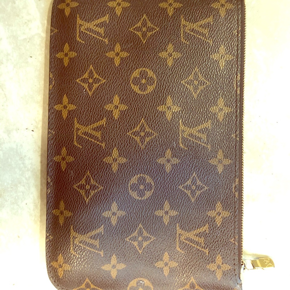 Louis Vuitton Neverfull Wristlet Pouchette